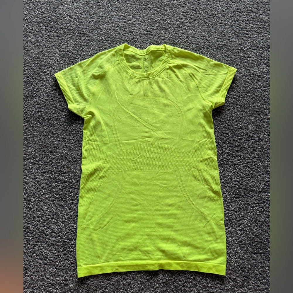 Lululemon Top neon yellow size 6